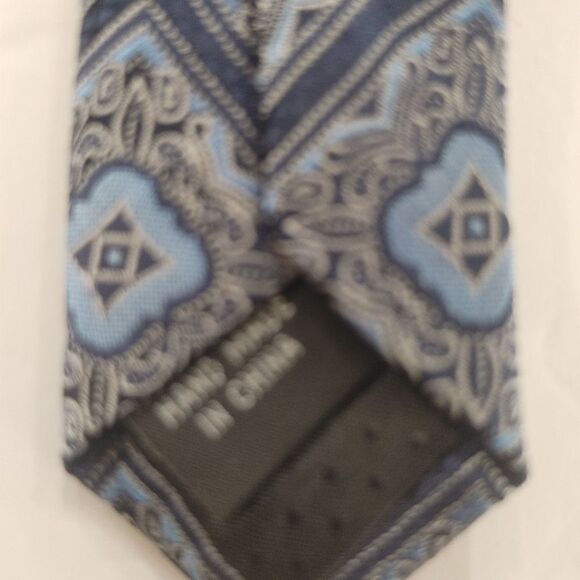 STACY ADAMS MEN'S TIE AND POCKET SQUARE SET. - Picture 5 of 5
